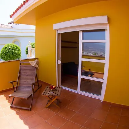 Isabel Vila Costa Adeje (Tenerife)