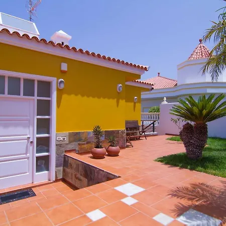 Isabel Vila Costa Adeje (Tenerife)